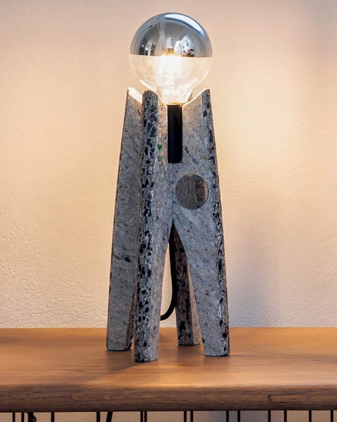 Phlat desk lamp.