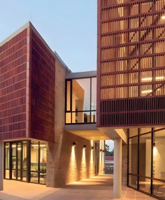 Leading the Breeze Block trend are brick experts Klay – and there’s no better example of their product than the new Bendehuis office space in the Old East Precinct, Pretoria.