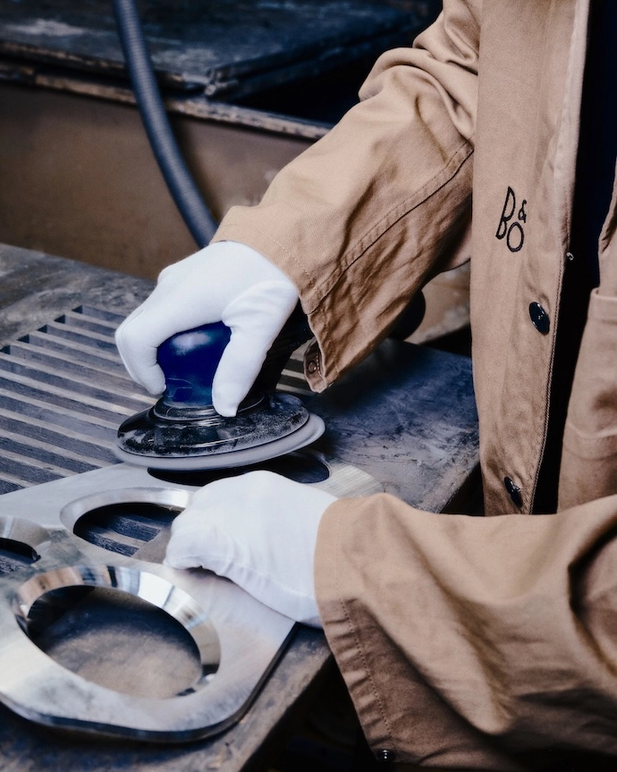 Beolab-90-Zenith-Edition-2