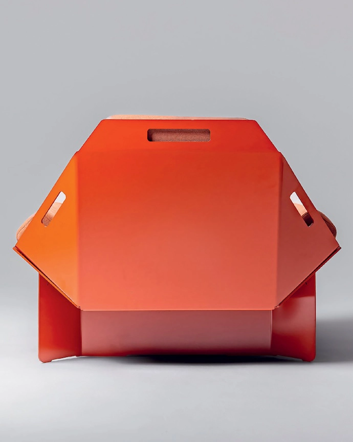 Locha Design Studio founder and head designer Tshidzo Mangena’s Akan Collection includes sculptural one-, two- and three-seater sofas on brushed stainless-steel bases, as well as a sidetable and coﬀee table in brushed stainless steel.