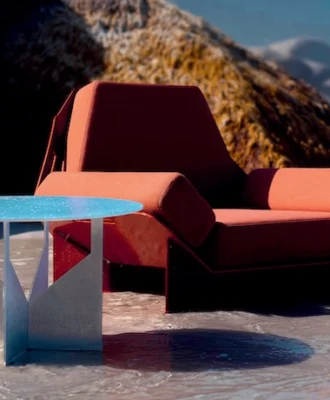 Locha Design Studio founder and head designer Tshidzo Mangena’s Akan Collection includes sculptural one-, two- and three-seater sofas on brushed stainless-steel bases, as well as a sidetable and coﬀee table in brushed stainless steel.