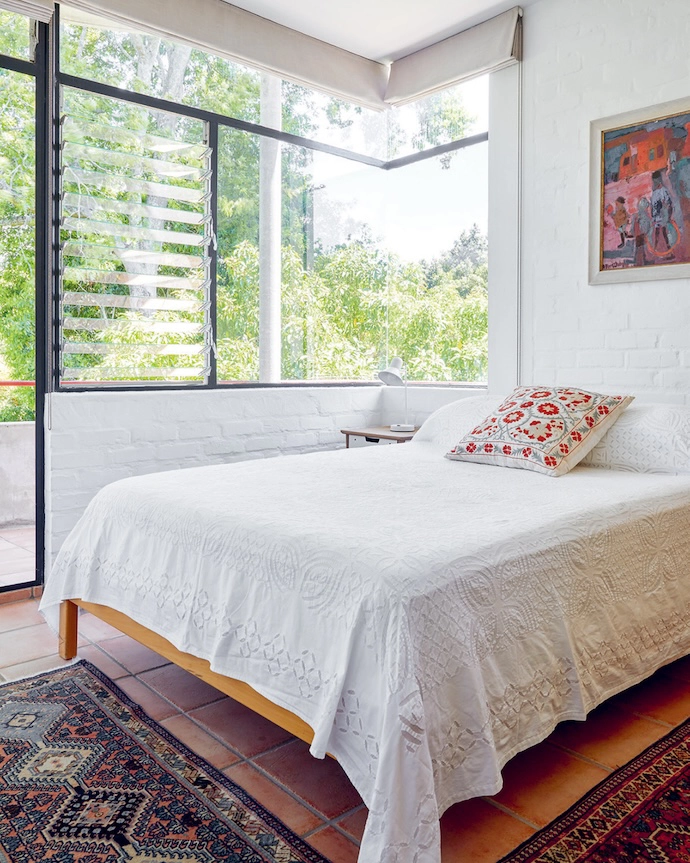 On the opposite end of the house, the kids’ bedroom next to the external staircase is now reserved for guests.