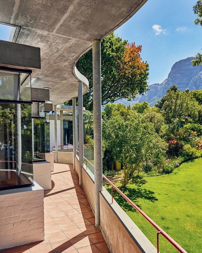 Arranged in step formation, the four identically sized rooms next to the main bedroom each have access to the balcony and the external spiral staircase.