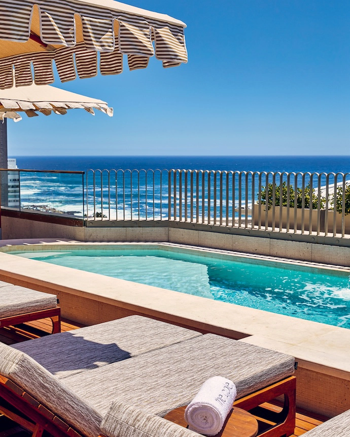 Figo’s adjoining rooftop pool area.