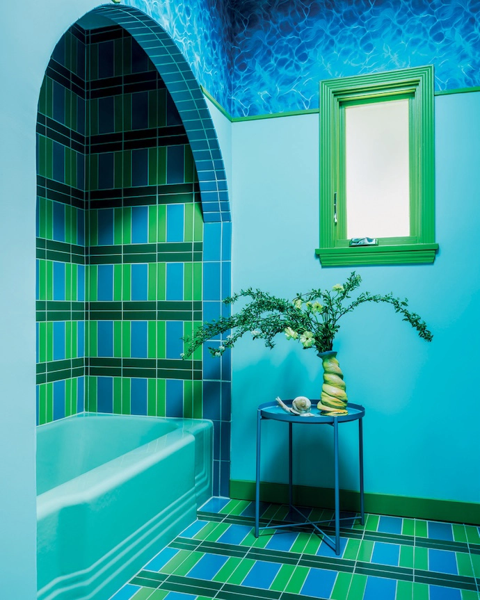 Los Angeles homes of the 1930s and ’40s were the inspiration behind Leah Ring’s daring guest bathroom (above). Sanitaryware and fixtures in vintage colours are a growing trend, so she’s housed a reclaimed tub in a retro niche – but it’s her inclusion of “underwater” wallpaper that makes the look entirely contemporary. Consult Cara Saven Wall Design for waterproof wallpapers.