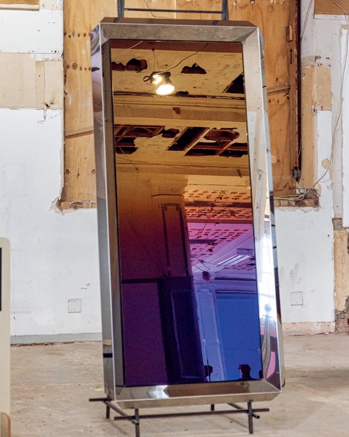 The MŪ Amterine mirror by Mūvek x Spectrum – winner of Best Collab at the CTFW x VISI Design Prize Awards.