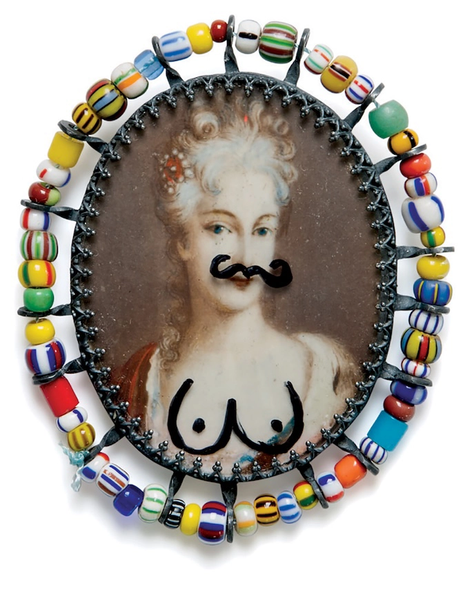 Geraldine’s Colonial Comeuppance 1 brooch (2022) in silver, found object, glass, and glass trade beads.