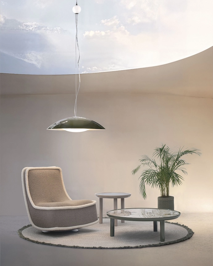 Shiny accents added a little punch to the muted palette – especially with high-gloss tables as statement pieces.