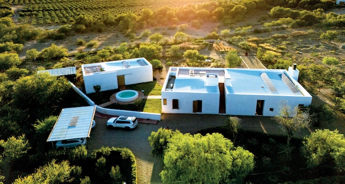 The cottage and main house both have roof terraces from which to enjoy spectacular views of the Swartberg mountains.