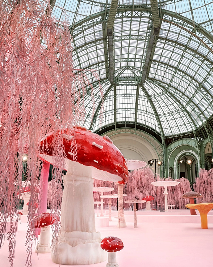 After the show, the willow trees – which had been coloured pink – were cleaned, pruned, and replanted at a Parisian nursery.