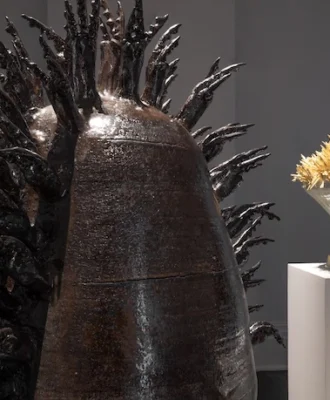 EVERARD READ CUBICLE presented new ceramic works by REBAONE FINGER for HEAT Winter Arts Festival in 2025.