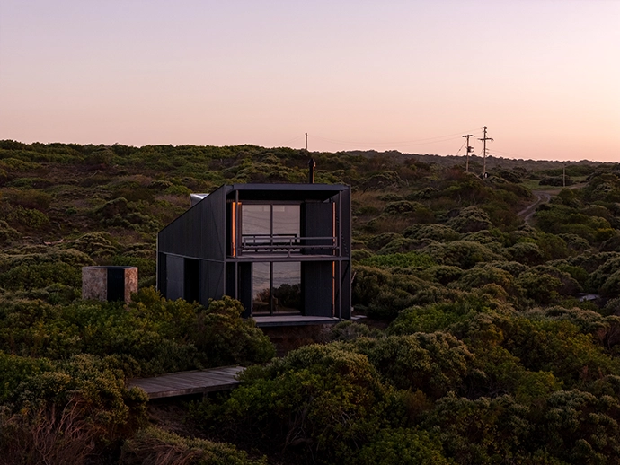 A separate south-facing deck encourages close communion with nature.
