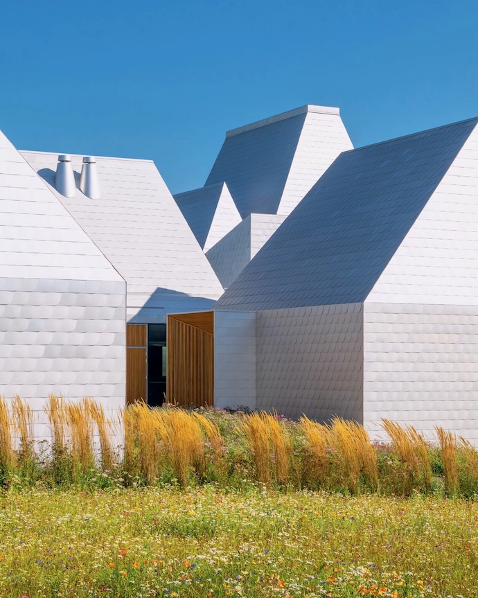 The museum takes the form of linked house-shaped structures which, together, mimic the appearance of a shtetl.