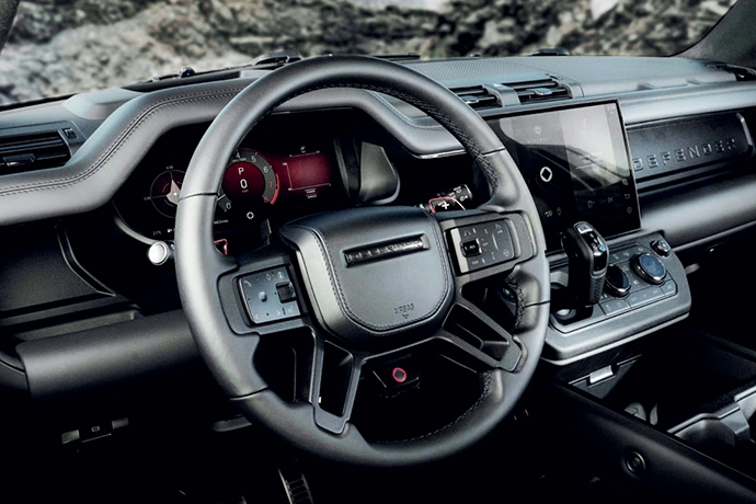 Thirty exterior elements received black finishes as part of the transformation. Defender OCTA Black is available in Narvik Black – the truest black in the Defender paint palette.