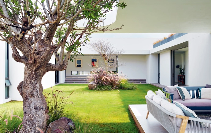 The view across the courtyard to the entrance gallery.