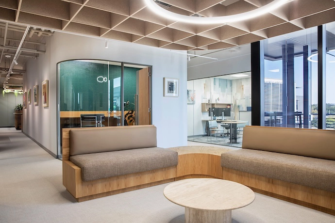 For the office of this leading international financial institution, Trend Group's role encompassed the complete design and build process – delivering a space that reflected the client's commitment to a greater cause and their mission to foster growth within their industry and invest in a sustainable future.