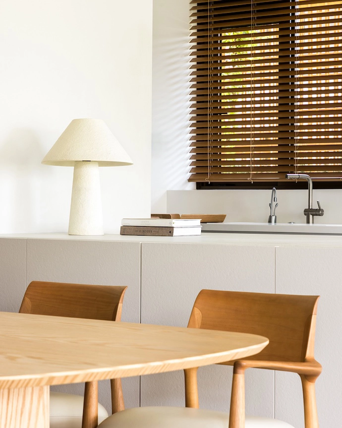 Brazilian-Seaside-Apartment-11