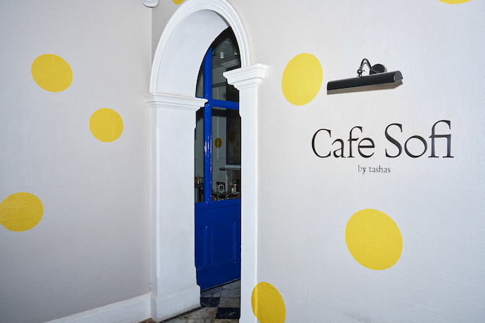 Cafe Sofi Polka Dot: Interior