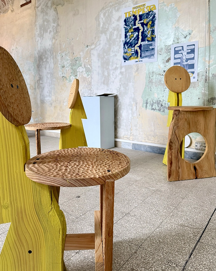 The design of the stool gives a subtle nod to Scarica Elettrica by Lapo Binazzi. Each stool is finished with pigmented linseed oil.